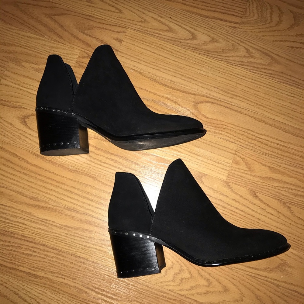 Vince Camuto Petran Bootie (only worn once)